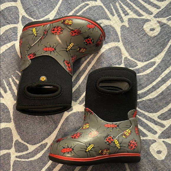 Bogs Kids Black and Red Ladybug Rain Boots
little/toddler 5 - Picture 3 of 6